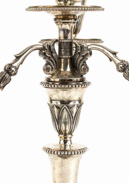 Coppia di candelabri italiani in argento - 1935-1945  - Asta Gioielli, orologi, argenti e penne - Associazione Nazionale - Case d'Asta italiane