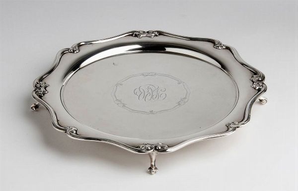 Salver edoardiano inglese in argento - Sheffield 1905, maestri argentieri ROBERT & BELK  - Asta Gioielli, orologi, argenti e penne - Associazione Nazionale - Case d'Asta italiane