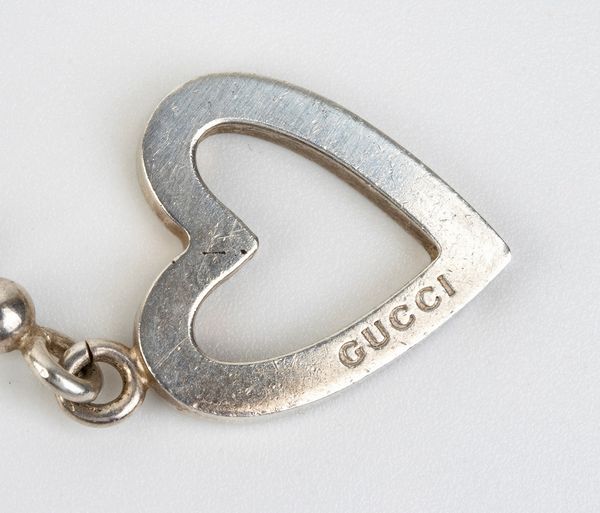 GUCCI toggle heart:  girocollo in argento con motivo di cuore  - Asta Gioielli, orologi, argenti e penne - Associazione Nazionale - Case d'Asta italiane