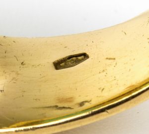 Anello in stile archeologico in oro con diamanti e paste vitree verdi  - Asta Gioielli, orologi, argenti e penne - Associazione Nazionale - Case d'Asta italiane