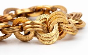 Bracciale in oro giallo a maglie rotonde  - Asta Gioielli, orologi, argenti e penne - Associazione Nazionale - Case d'Asta italiane