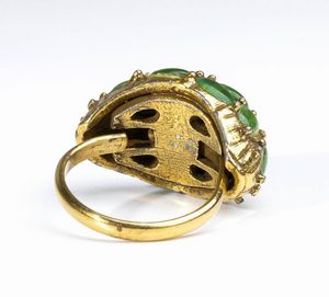 Anello in oro con crisoprasi  - Asta Gioielli, orologi, argenti e penne - Associazione Nazionale - Case d'Asta italiane