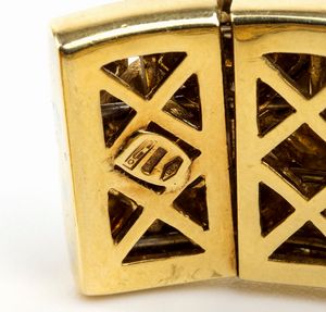 Bracciale a fascia con diamanti e pietre di colore  - Asta Gioielli, orologi, argenti e penne - Associazione Nazionale - Case d'Asta italiane