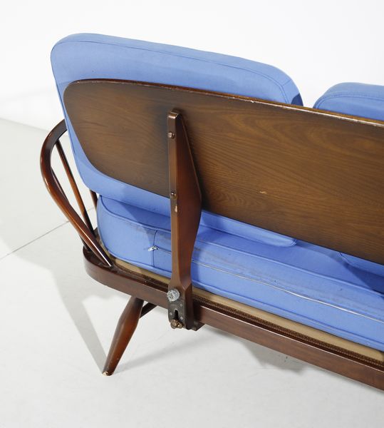 ERCOLANI LUCIAN RANDOLPH (1988 - 1976) : Divano mod. Studio Couch per Ercol  - Asta Asta 420 | DESIGN E ARTI DECORATIVE DEL NOVECENTO Online - Associazione Nazionale - Case d'Asta italiane