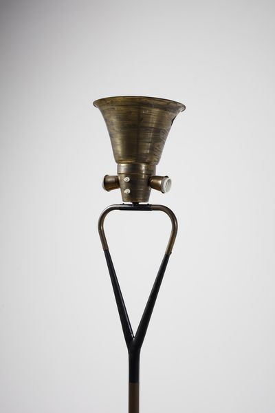 LACCA CESARE (n. 1929) : Lampada da terra  - Asta Asta 420 | DESIGN E ARTI DECORATIVE DEL NOVECENTO Online - Associazione Nazionale - Case d'Asta italiane