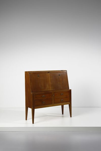 BORSANI OSVALDO (1911 - 1985) : nello stile di. Mobiletto da soggiorno  - Asta Asta 420 | DESIGN E ARTI DECORATIVE DEL NOVECENTO Online - Associazione Nazionale - Case d'Asta italiane