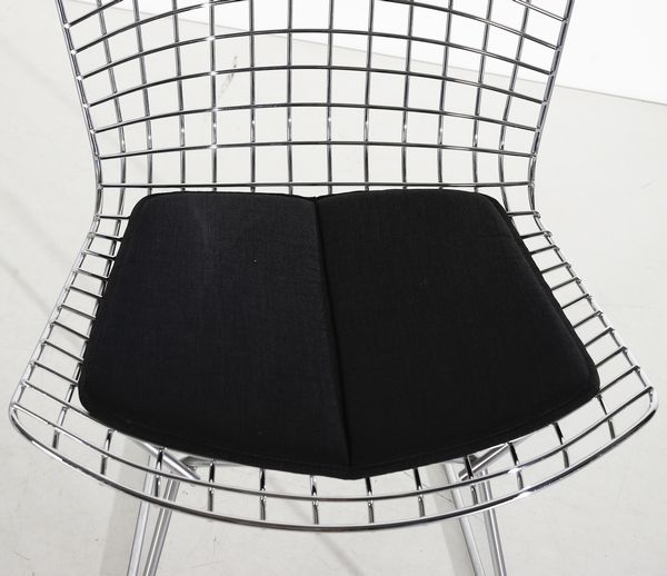 HARRY BERTOIA  (1915 - 1978) : Sei sedie mod. Wire Side Chair per Knoll  - Asta Asta 420 | DESIGN E ARTI DECORATIVE DEL NOVECENTO Online - Associazione Nazionale - Case d'Asta italiane