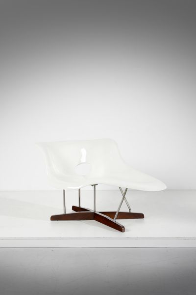 EAMES CHARLES (1907-1978) & RAY (1912-1988) : Chaise longue mod. La Chaise per Vitra  - Asta Asta 420 | DESIGN E ARTI DECORATIVE DEL NOVECENTO Online - Associazione Nazionale - Case d'Asta italiane