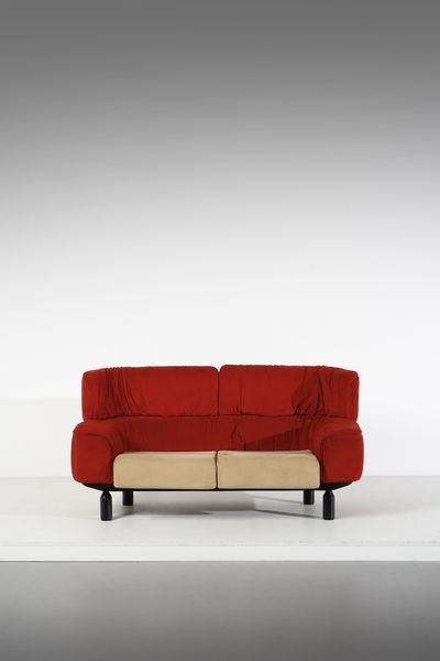 FRATTINI GIANFRANCO (1926 - 2004) : Divano a due posti mod. Bull per Cassina  - Asta Asta 420 | DESIGN E ARTI DECORATIVE DEL NOVECENTO Online - Associazione Nazionale - Case d'Asta italiane