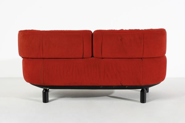 FRATTINI GIANFRANCO (1926 - 2004) : Divano a due posti mod. Bull per Cassina  - Asta Asta 420 | DESIGN E ARTI DECORATIVE DEL NOVECENTO Online - Associazione Nazionale - Case d'Asta italiane