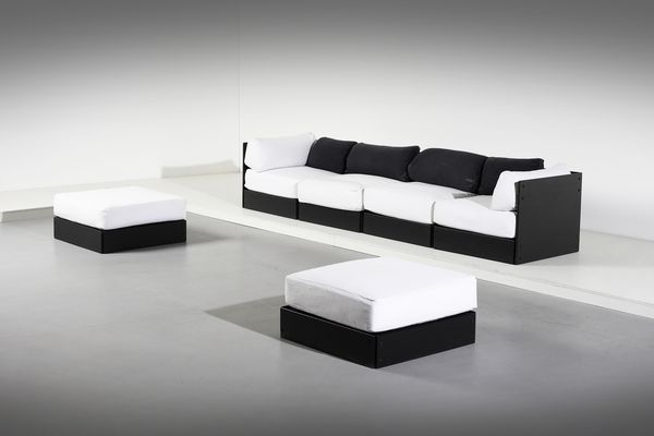 HEIDE ROLF (1932 - 2020) : Lotto composto da un divano modulare a quattro posti e due pouf mod. Sofabank per ICF  - Asta Asta 420 | DESIGN E ARTI DECORATIVE DEL NOVECENTO Online - Associazione Nazionale - Case d'Asta italiane