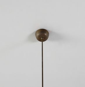 CALIARI PAOLO (1932 - 2014) : Lampada a sospensione per Venini con struttura in ottone e diffusore in vetro incamiciato lattimo e arancione  - Asta Asta 420 | DESIGN E ARTI DECORATIVE DEL NOVECENTO Online - Associazione Nazionale - Case d'Asta italiane