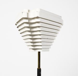 AALTO ALVAR (1898 - 1976) : Lampada da terra mod. A805 per Valaistutyo  - Asta Asta 420 | DESIGN E ARTI DECORATIVE DEL NOVECENTO Online - Associazione Nazionale - Case d'Asta italiane