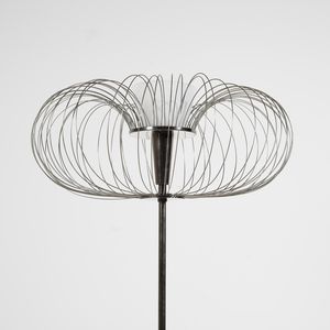 LAZZERONI ROBERTO (n. 1950) : Coppia di lampade da terra mod. Steel Flower  - Asta Asta 420 | DESIGN E ARTI DECORATIVE DEL NOVECENTO Online - Associazione Nazionale - Case d'Asta italiane