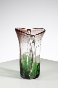 MANIFATTURA MURANESE : Vaso in vetro trasparente, decorato sul corpo da bolle e sfumature in vetro colorato  - Asta Asta 420 | DESIGN E ARTI DECORATIVE DEL NOVECENTO Online - Associazione Nazionale - Case d'Asta italiane