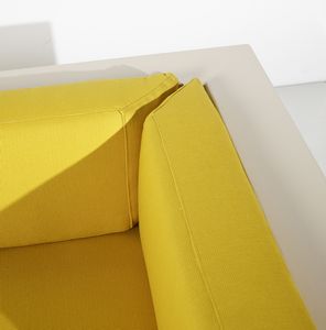 MANIFATTURA ITALIANA : Divano modulare a tre posti con pouf  - Asta Asta 420 | DESIGN E ARTI DECORATIVE DEL NOVECENTO Online - Associazione Nazionale - Case d'Asta italiane