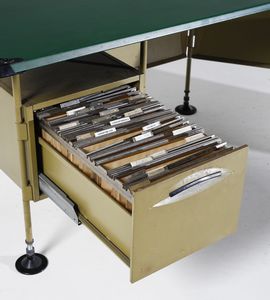 STUDIO BBPR (n. 1932) : Scrivania con cassettiera della serie Spazio Modernista per Olivetti  - Asta Asta 420 | DESIGN E ARTI DECORATIVE DEL NOVECENTO Online - Associazione Nazionale - Case d'Asta italiane