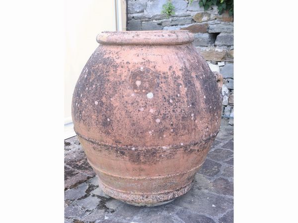 Grande orcio in terracotta, Tapinassi Impruneta  - Asta Una villa fiorentina. Arredi e Dipinti Antichi. Arte Contemporanea - Associazione Nazionale - Case d'Asta italiane