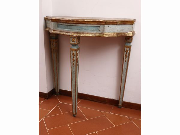 Coppia di piccole console in legno laccato verde acqua e dorato  - Asta Una villa fiorentina. Arredi e Dipinti Antichi. Arte Contemporanea - Associazione Nazionale - Case d'Asta italiane