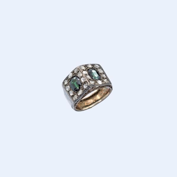 Anello Dec in argento e pietre sintetiche  - Asta Gioielli Orologi e Fashion Vintage - Associazione Nazionale - Case d'Asta italiane