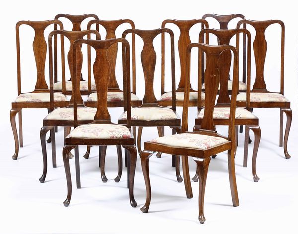 Undici sedie in rovere. Inghilterra, in parte del XVIII secolo  - Asta Antiquariato Settembre - Associazione Nazionale - Case d'Asta italiane