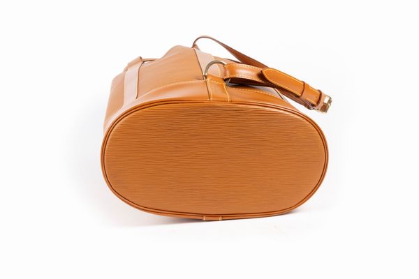 Louis Vuitton : Secchiello con base ovale  - Asta Fashion Preloved - Associazione Nazionale - Case d'Asta italiane