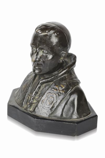 Due oggetti commemorativi del Pontificato di Papa Benedetto XV (1914-1922)  - Asta Cuprum. Reloaded. Bronzetti dal Medioevo all'800 - Associazione Nazionale - Case d'Asta italiane