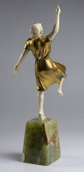 Scultura francese in bronzo raffigurante una ballerina - firmata A. ALLIOT  - Asta Mobili e Oggetti d'Arte dal XVII all'inizio del XX Secolo - Associazione Nazionale - Case d'Asta italiane