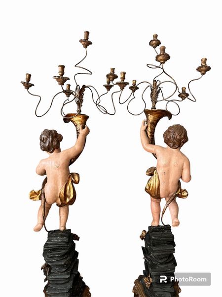 Coppia di putti Luigi XVI in legno dorato - Sicilia, XVIII secolo  - Asta Mobili e Oggetti d'Arte dal XVII all'inizio del XX Secolo - Associazione Nazionale - Case d'Asta italiane