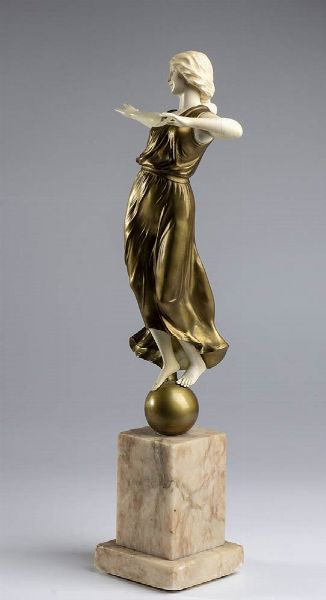 Scultura francese in bronzo raffigurante  l'equilibrio - firmata MARTEN  - Asta Mobili e Oggetti d'Arte dal XVII all'inizio del XX Secolo - Associazione Nazionale - Case d'Asta italiane