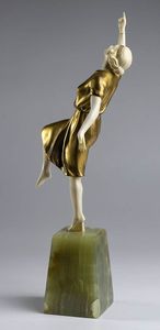 Scultura francese in bronzo raffigurante una ballerina - firmata A. ALLIOT  - Asta Mobili e Oggetti d'Arte dal XVII all'inizio del XX Secolo - Associazione Nazionale - Case d'Asta italiane