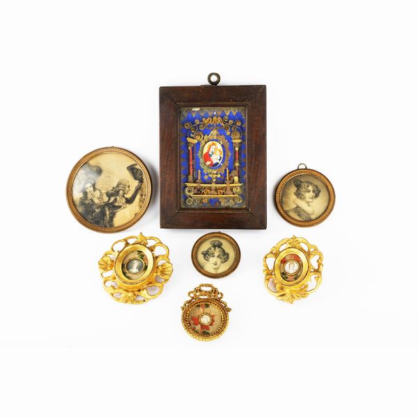 Lotto di 7 miniature  - Asta Smart Auction: Arredi, Dipinti, Sculture e altro a prezzi vantaggiosi - Associazione Nazionale - Case d'Asta italiane