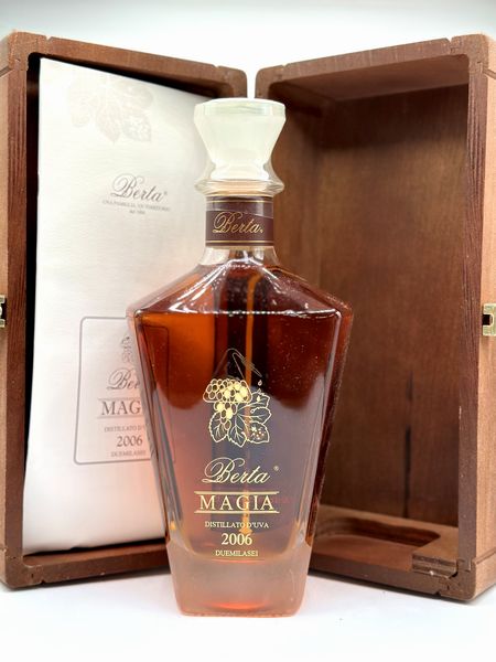 Berta, Magia Grappa Invecchiata  - Asta Vini e Distillati. D'Annata, Pregiati e da Collezione - Associazione Nazionale - Case d'Asta italiane