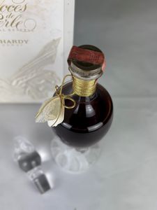 Hardy Cognac Noces de Perle Speciale Reserve  France, 1 bottle.  0.70cl - 40% vol.  Level: lower neck (BN), normal for wines of any age.  Condition report: label and capsule in perfect condition.  Â  - Asta Vini e Distillati. D'Annata, Pregiati e da Collezione - Associazione Nazionale - Case d'Asta italiane