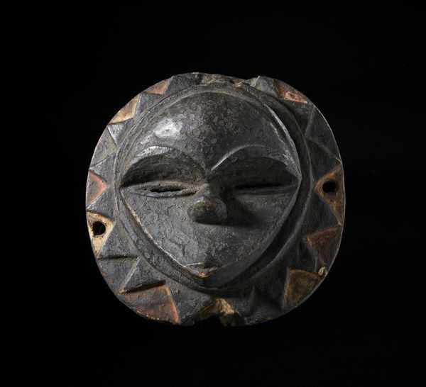 Eket - Nigeria : Maschera antropomorfa. Legno a patina nera e pigmenti.  - Asta Asta 422 | AFRICA, OCEANIA E AMERICHE - ARTIGIANATO AFRICANO: VARI COMMITTENTI E SELEZIONE DALLA COLLEZIONE BARTOLOMUCCI Online - Associazione Nazionale - Case d'Asta italiane