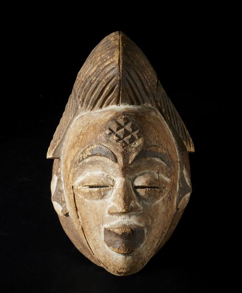 Punu - Gabon : Maschera antropomorfa femminile. Legno, caolino e pigmenti.  - Asta Asta 422 | AFRICA, OCEANIA E AMERICHE - ARTIGIANATO AFRICANO: VARI COMMITTENTI E SELEZIONE DALLA COLLEZIONE BARTOLOMUCCI Online - Associazione Nazionale - Case d'Asta italiane