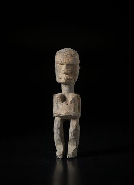 Artigianato africano : Scultura antropomorfa. Legno a patina naturale.  - Asta Asta 422 | AFRICA, OCEANIA E AMERICHE - ARTIGIANATO AFRICANO: VARI COMMITTENTI E SELEZIONE DALLA COLLEZIONE BARTOLOMUCCI Online - Associazione Nazionale - Case d'Asta italiane