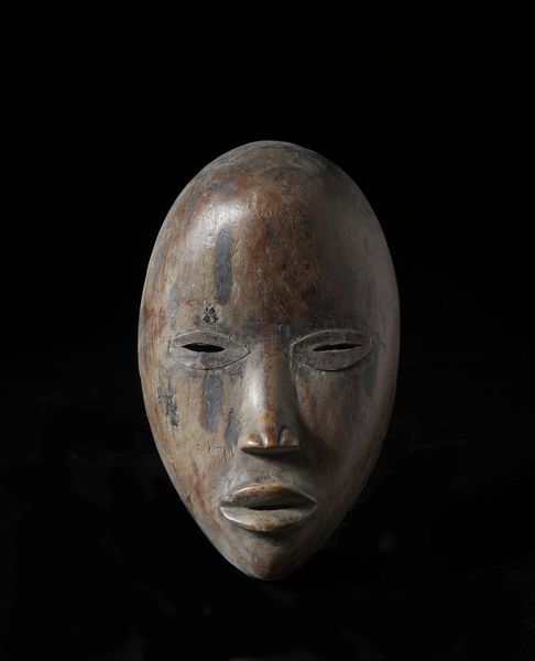 Dan - Costa d'Avorio/Liberia : Maschera antropomorfa.Legno a patina marrone e metallo.  - Asta Asta 422 | AFRICA, OCEANIA E AMERICHE - ARTIGIANATO AFRICANO: VARI COMMITTENTI E SELEZIONE DALLA COLLEZIONE BARTOLOMUCCI Online - Associazione Nazionale - Case d'Asta italiane