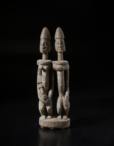 Dogon - Mali : Scultura con gruppo familiare. Legno a patina crostosa.  - Asta Asta 422 | AFRICA, OCEANIA E AMERICHE - ARTIGIANATO AFRICANO: VARI COMMITTENTI E SELEZIONE DALLA COLLEZIONE BARTOLOMUCCI Online - Associazione Nazionale - Case d'Asta italiane