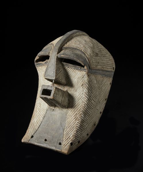 Songye - Repubblica Democratica del Congo : Maschera Kifwebe. Legno con caolino e tracce policrome.  - Asta Asta 422 | AFRICA, OCEANIA E AMERICHE - ARTIGIANATO AFRICANO: VARI COMMITTENTI E SELEZIONE DALLA COLLEZIONE BARTOLOMUCCI Online - Associazione Nazionale - Case d'Asta italiane