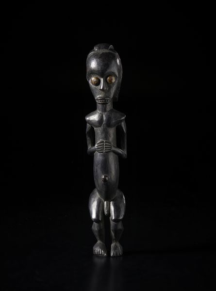 Fang - Gabon : Scultura antropomorfa di guardiano di reliquiario Byeri. Legno duro a patina nera e metallo.  - Asta Asta 422 | AFRICA, OCEANIA E AMERICHE - ARTIGIANATO AFRICANO: VARI COMMITTENTI E SELEZIONE DALLA COLLEZIONE BARTOLOMUCCI Online - Associazione Nazionale - Case d'Asta italiane