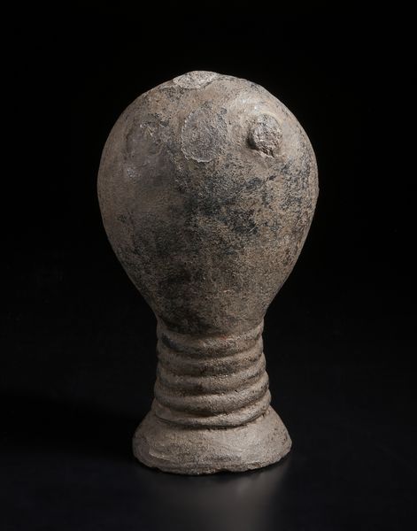 Akan - Ghana e Costa d'Avorio : Scultura in forma di testa antropomorfa. Terracotta e pigmento.  - Asta Asta 422 | AFRICA, OCEANIA E AMERICHE - ARTIGIANATO AFRICANO: VARI COMMITTENTI E SELEZIONE DALLA COLLEZIONE BARTOLOMUCCI Online - Associazione Nazionale - Case d'Asta italiane