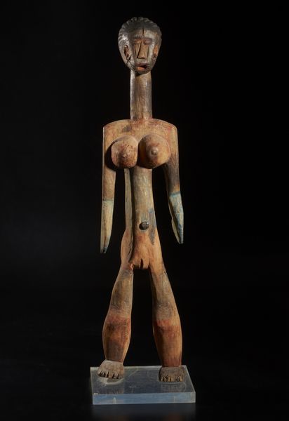 Vere - Nigeria : Grande scultura antropomorfa  femminile Bobo o Bwa.Legno duro a patina naturale e pigmenti.  - Asta Asta 422 | AFRICA, OCEANIA E AMERICHE - ARTIGIANATO AFRICANO: VARI COMMITTENTI E SELEZIONE DALLA COLLEZIONE BARTOLOMUCCI Online - Associazione Nazionale - Case d'Asta italiane