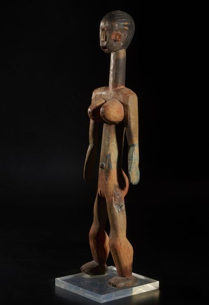 Vere - Nigeria : Grande scultura antropomorfa  femminile Bobo o Bwa.Legno duro a patina naturale e pigmenti.  - Asta Asta 422 | AFRICA, OCEANIA E AMERICHE - ARTIGIANATO AFRICANO: VARI COMMITTENTI E SELEZIONE DALLA COLLEZIONE BARTOLOMUCCI Online - Associazione Nazionale - Case d'Asta italiane