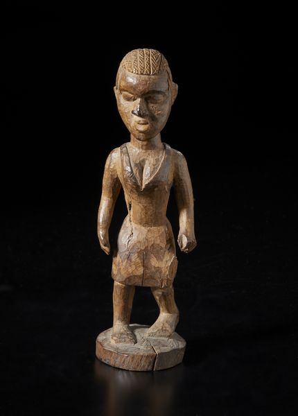 Baule - Costa d'Avorio : Scultura antropomorfa femminile.Legno duro a patina naturale.  - Asta Asta 422 | AFRICA, OCEANIA E AMERICHE - ARTIGIANATO AFRICANO: VARI COMMITTENTI E SELEZIONE DALLA COLLEZIONE BARTOLOMUCCI Online - Associazione Nazionale - Case d'Asta italiane