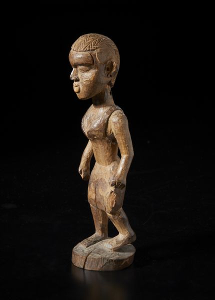 Baule - Costa d'Avorio : Scultura antropomorfa femminile.Legno duro a patina naturale.  - Asta Asta 422 | AFRICA, OCEANIA E AMERICHE - ARTIGIANATO AFRICANO: VARI COMMITTENTI E SELEZIONE DALLA COLLEZIONE BARTOLOMUCCI Online - Associazione Nazionale - Case d'Asta italiane