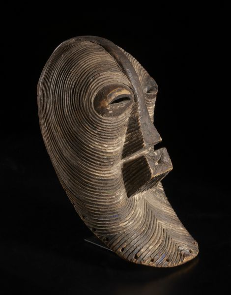 Songye - Repubblica Democratica del Congo : Maschera Kifwebe. Legno a patina naturale, caolino e pigmenti.  - Asta Asta 422 | AFRICA, OCEANIA E AMERICHE - ARTIGIANATO AFRICANO: VARI COMMITTENTI E SELEZIONE DALLA COLLEZIONE BARTOLOMUCCI Online - Associazione Nazionale - Case d'Asta italiane