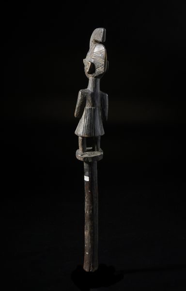 Yoruba -Nigeria : Scettro con figura antropomorfa o Shango. Legno duro a patina nera.  - Asta Asta 422 | AFRICA, OCEANIA E AMERICHE - ARTIGIANATO AFRICANO: VARI COMMITTENTI E SELEZIONE DALLA COLLEZIONE BARTOLOMUCCI Online - Associazione Nazionale - Case d'Asta italiane