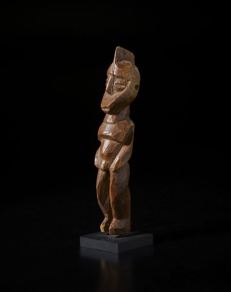 Igbo - Nigeria : Scultura antropomorfa. Legno a patina chiara.  - Asta Asta 422 | AFRICA, OCEANIA E AMERICHE - ARTIGIANATO AFRICANO: VARI COMMITTENTI E SELEZIONE DALLA COLLEZIONE BARTOLOMUCCI Online - Associazione Nazionale - Case d'Asta italiane