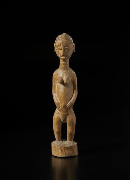 Baule - Costa d'Avorio : Scultura antropomorfa. Legno a patina naturale.  - Asta Asta 422 | AFRICA, OCEANIA E AMERICHE - ARTIGIANATO AFRICANO: VARI COMMITTENTI E SELEZIONE DALLA COLLEZIONE BARTOLOMUCCI Online - Associazione Nazionale - Case d'Asta italiane